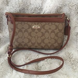 Coach purse with removable large wallet.